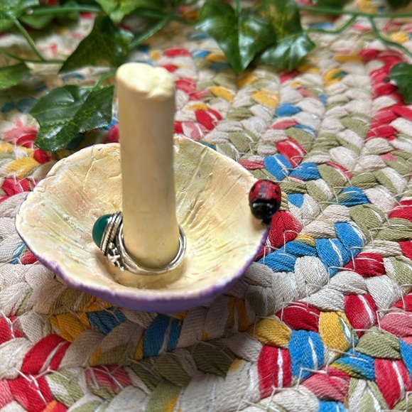 Hand crafted mushroom ring holder - Picture 2 of 3